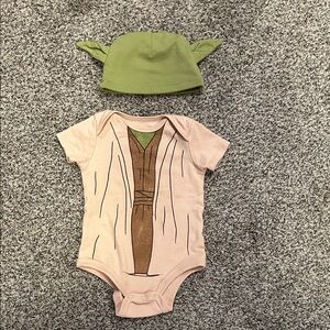 Baby Yoda Onesie & hat